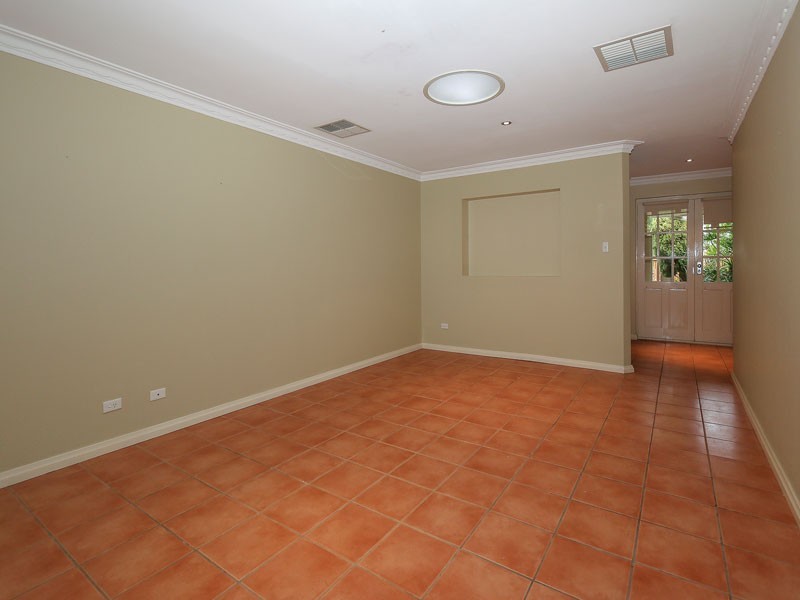 19 Satellite Retreat, Kiara WA 6054