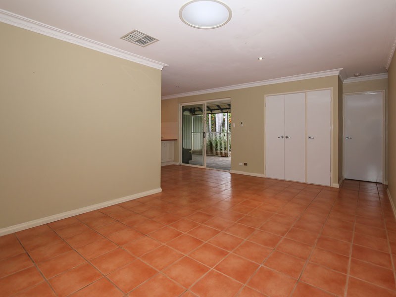 19 Satellite Retreat, Kiara WA 6054