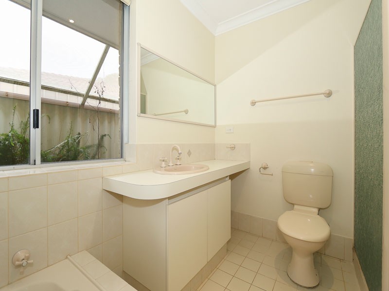 19 Satellite Retreat, Kiara WA 6054