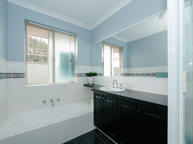 5 Peaceful Close, Marangaroo WA 6064