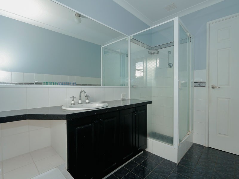 5 Peaceful Close, Marangaroo WA 6064