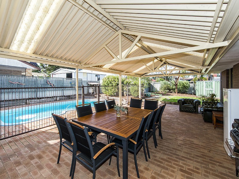 57 Greenway Ave, Thornlie WA 6108