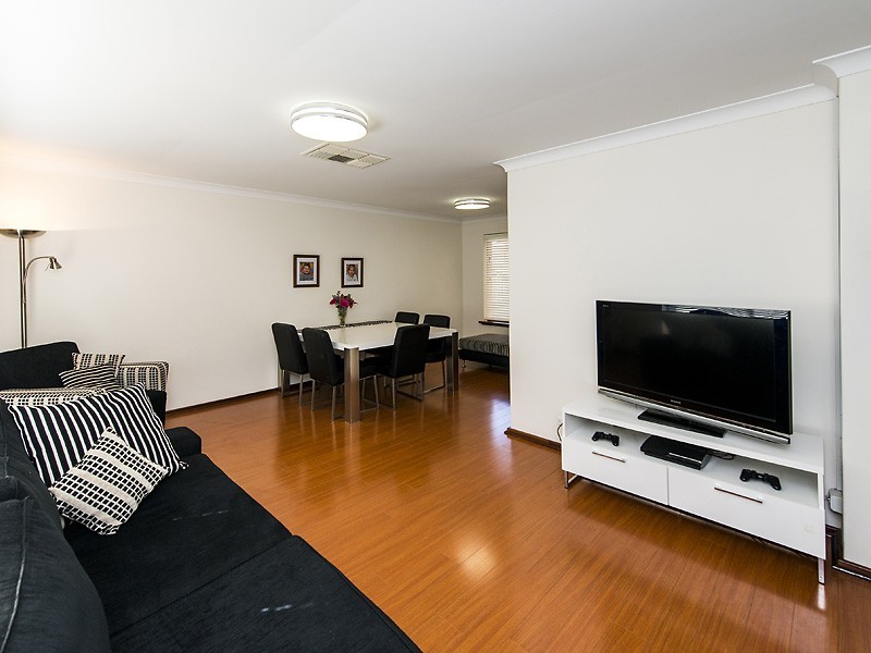 57 Greenway Ave, Thornlie WA 6108