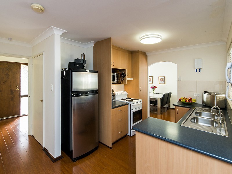 57 Greenway Ave, Thornlie WA 6108