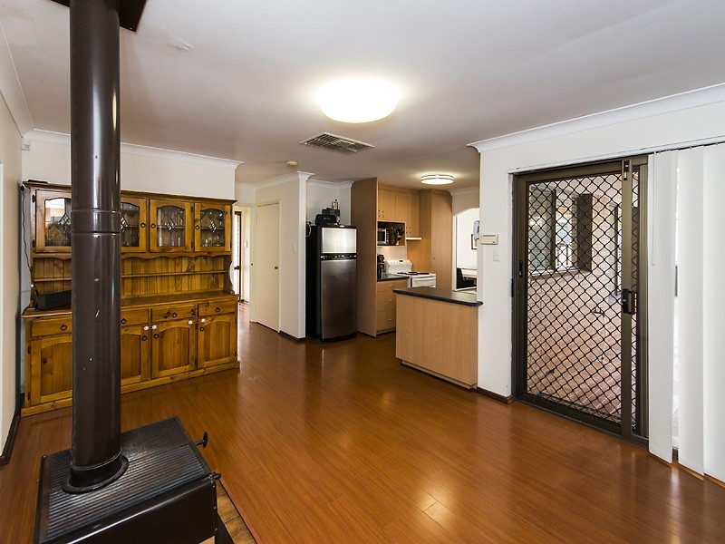 57 Greenway Ave, Thornlie WA 6108