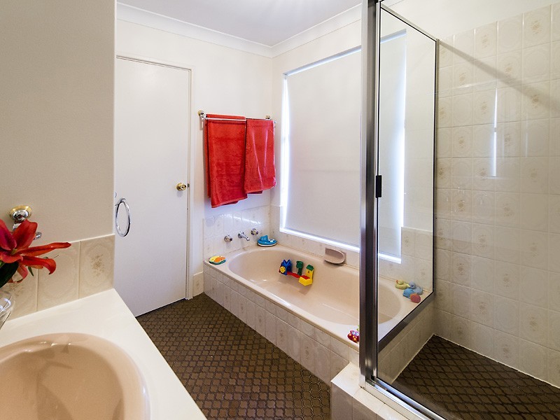 57 Greenway Ave, Thornlie WA 6108