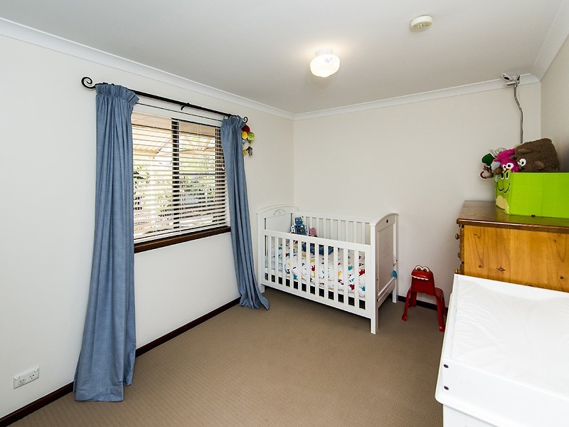 57 Greenway Ave, Thornlie WA 6108