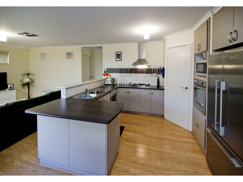 7b Compton Street, Balga WA 6061