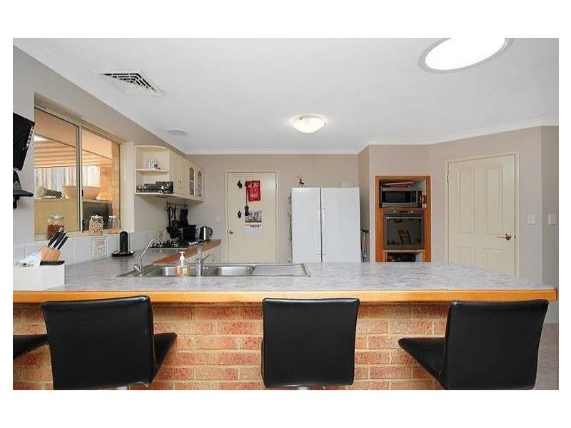 7 Cantrell Circuit, Landsdale WA 6065