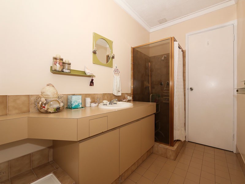 83 Greenway Avenue, Thornlie WA 6108