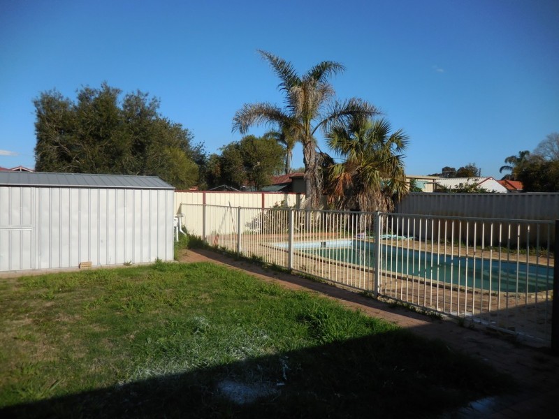 13 Danube Ave, Beechboro WA 6063