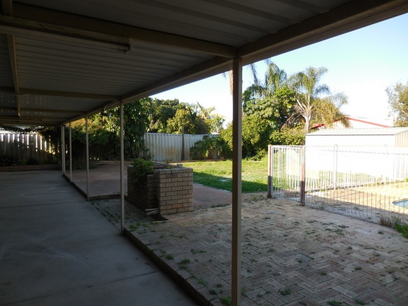 13 Danube Ave, Beechboro WA 6063