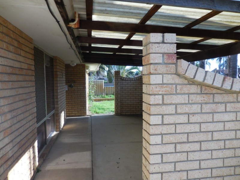 13 Danube Ave, Beechboro WA 6063