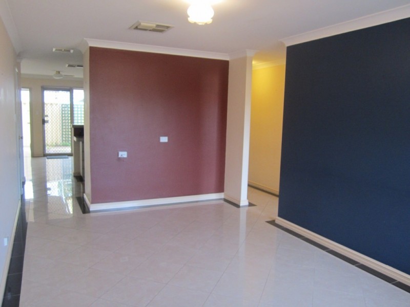 9/5 Flametree, Beechboro WA 6063