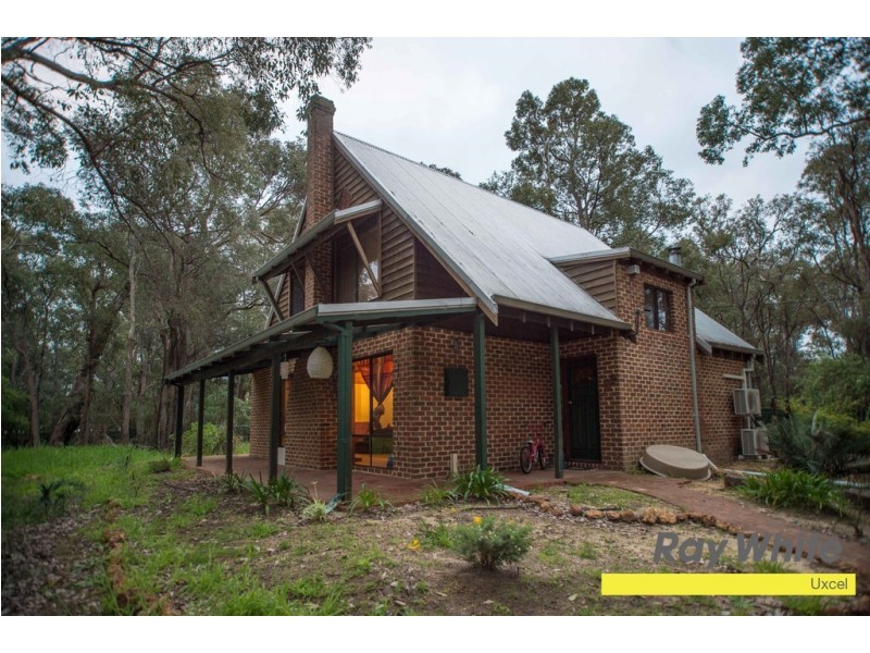 195 Eagle Street, Mundaring WA 6073