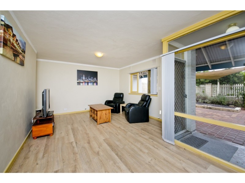 4/3 Derrington Crescent, Balga WA 6061