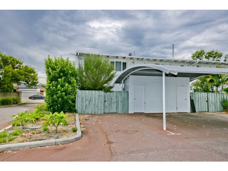 4/3 Derrington Crescent, Balga WA 6061