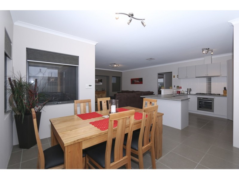 71 Yellowwood Avenue, Piara Waters WA 6112