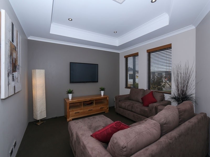 71 Yellowwood Avenue, Piara Waters WA 6112