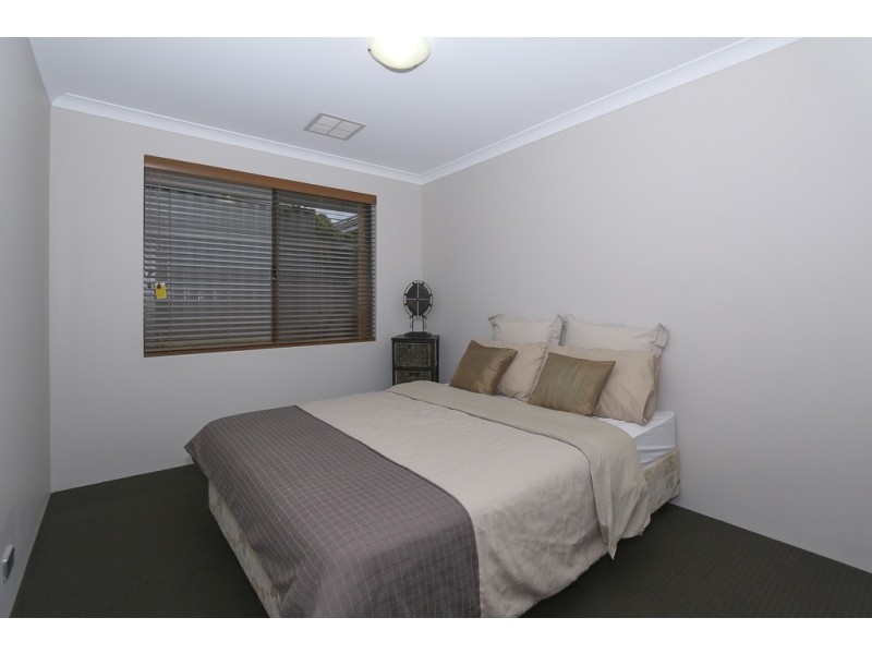 71 Yellowwood Avenue, Piara Waters WA 6112