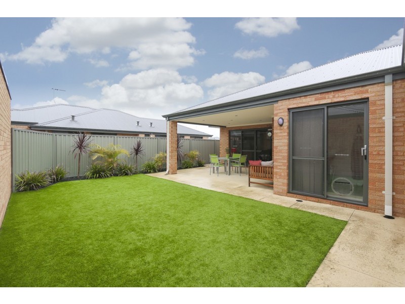 71 Yellowwood Avenue, Piara Waters WA 6112