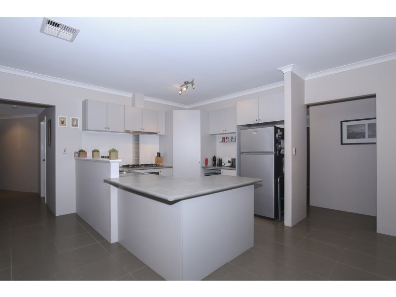 71 Yellowwood Avenue, Piara Waters WA 6112