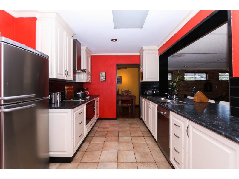 6 Fairset Street, Thornlie WA 6108