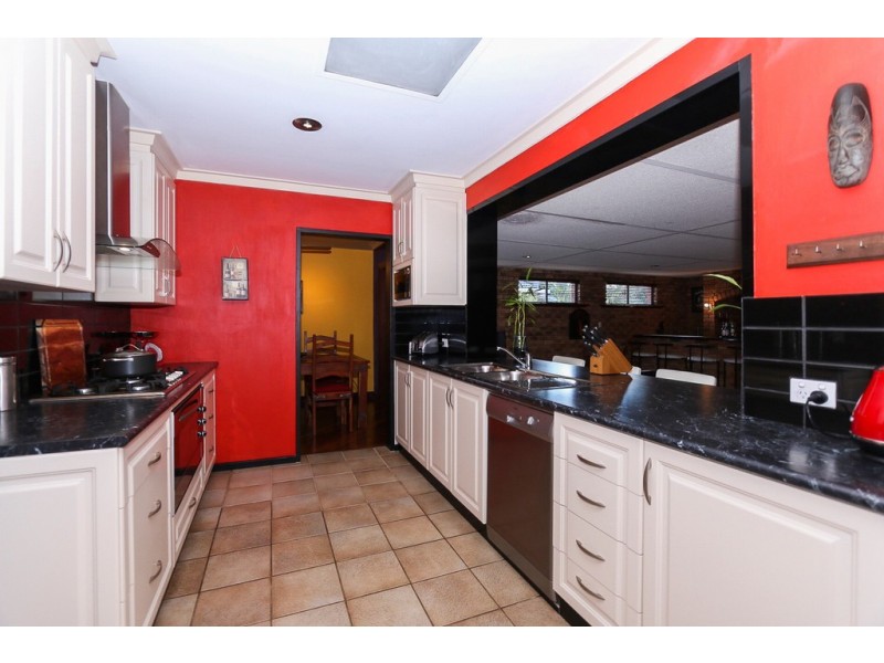 6 Fairset Street, Thornlie WA 6108