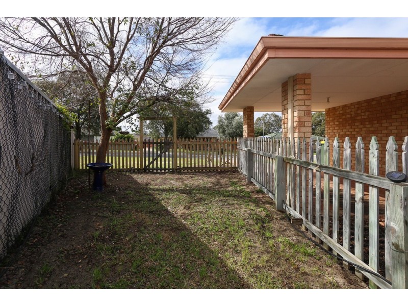 1 Gillespie Crt, Lockridge WA 6054