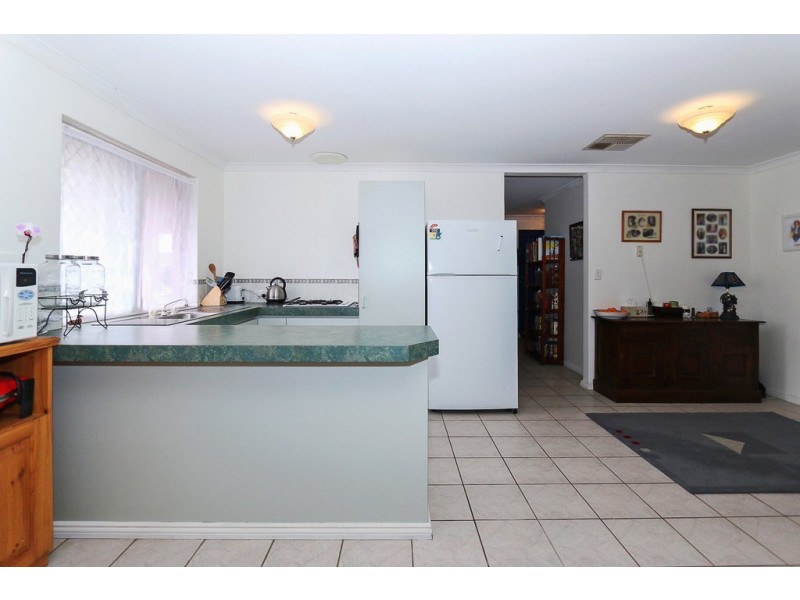 1 Gillespie Crt, Lockridge WA 6054