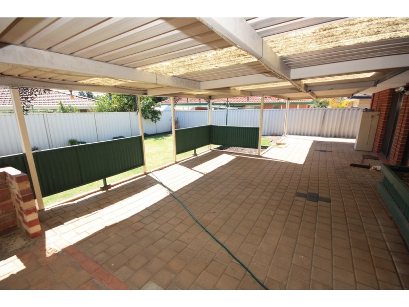 19 Borah Court, Caversham WA 6055