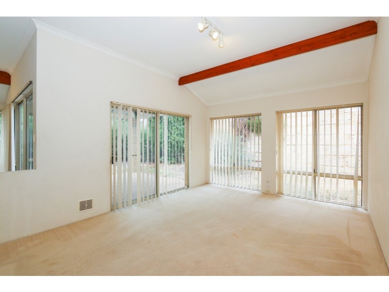 6 Lucy Lane, Currambine WA 6028