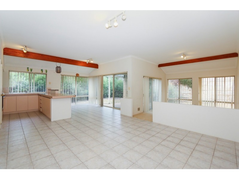 6 Lucy Lane, Currambine WA 6028