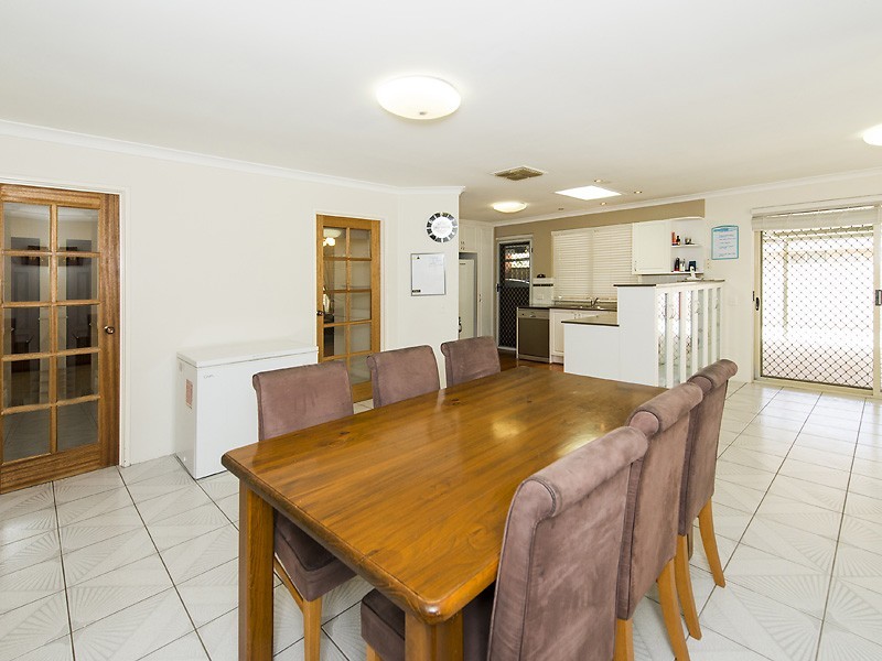6 Exmouth Place, Thornlie WA 6108