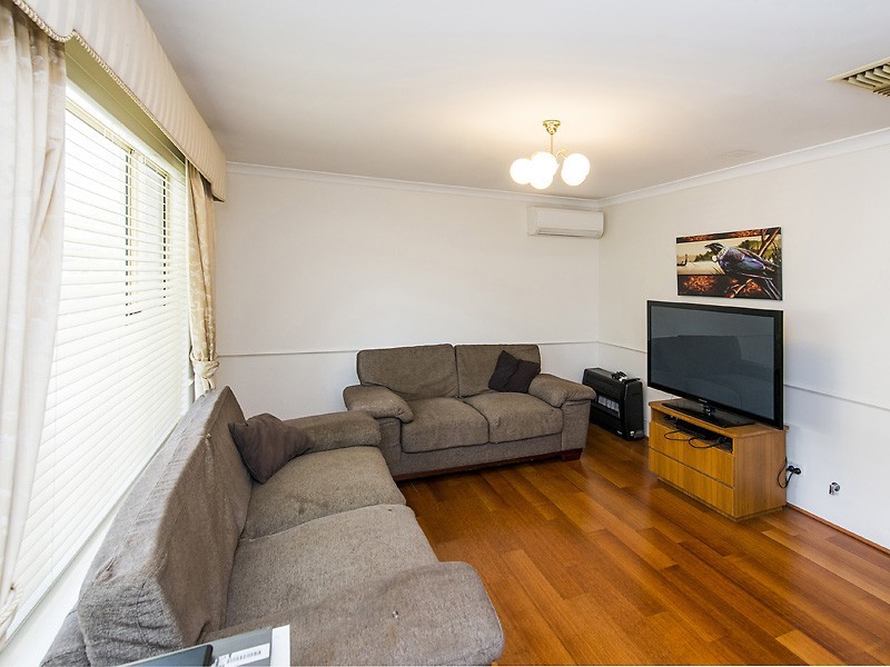 6 Exmouth Place, Thornlie WA 6108