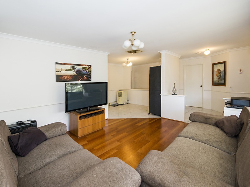 6 Exmouth Place, Thornlie WA 6108