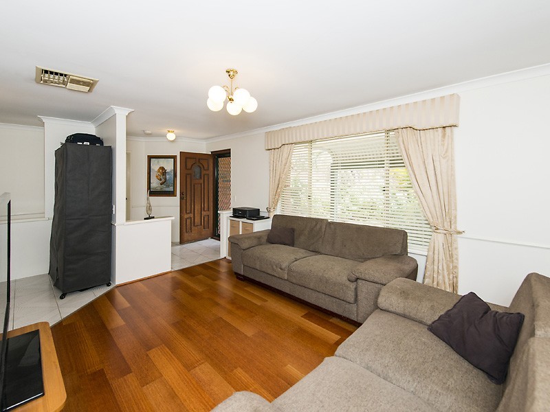 6 Exmouth Place, Thornlie WA 6108