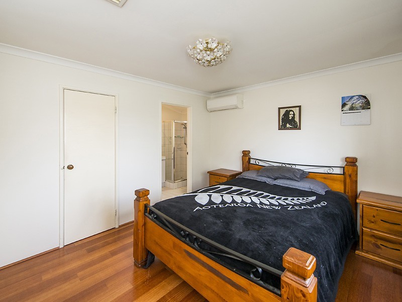 6 Exmouth Place, Thornlie WA 6108