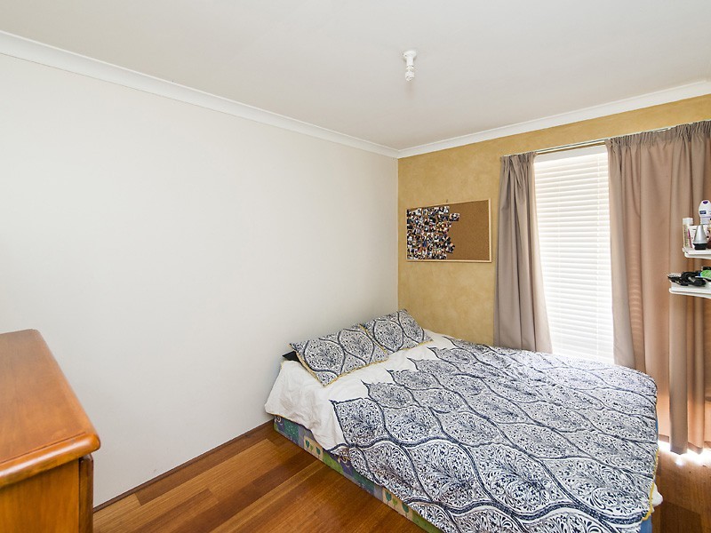 6 Exmouth Place, Thornlie WA 6108