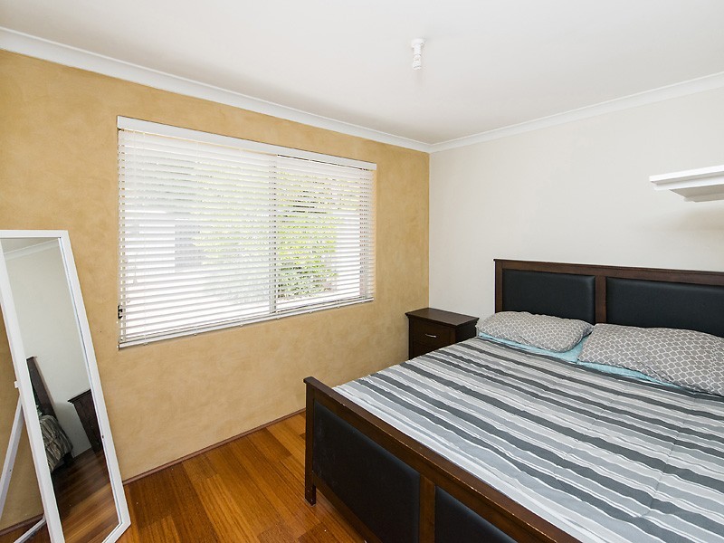 6 Exmouth Place, Thornlie WA 6108