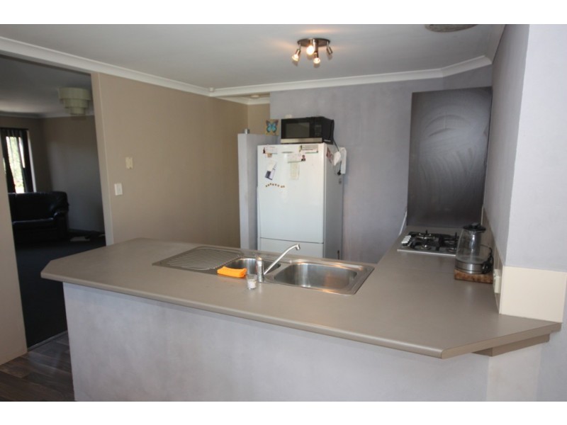 72 Bethwyn Circle, Madeley WA 6065