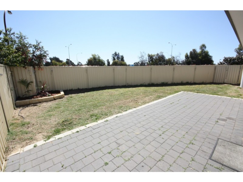 72 Bethwyn Circle, Madeley WA 6065