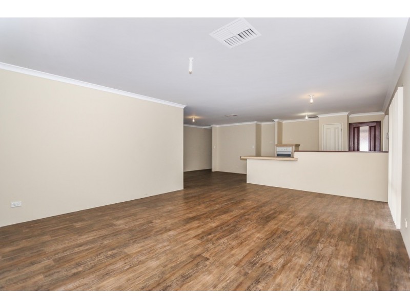 31 Campolino Gardens, Stratton WA 6056