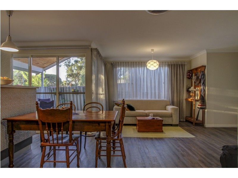 21A Fourth Avenue, Bassendean WA 6054