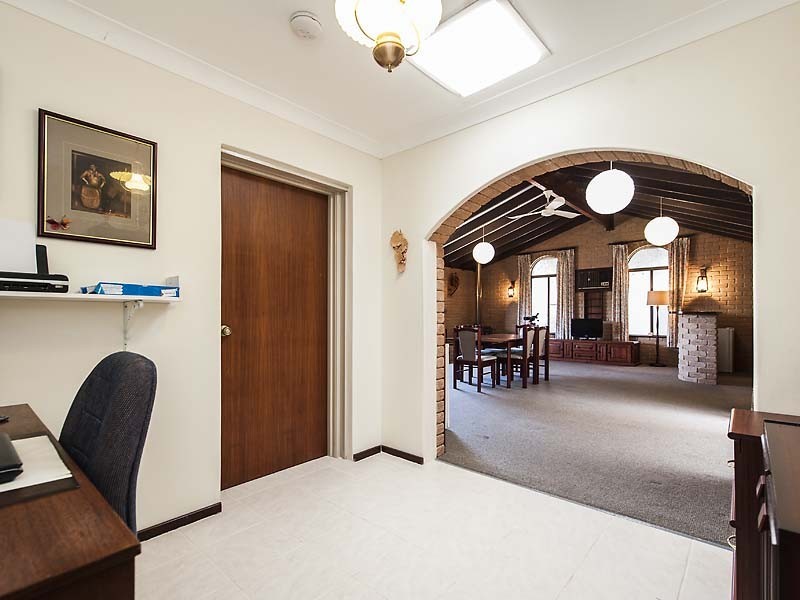 8 Mahogany Street, Maddington WA 6109