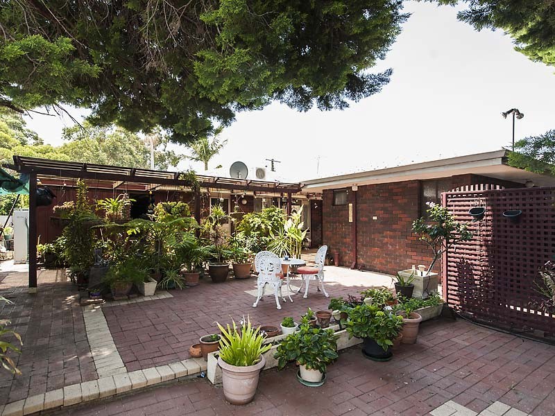 8 Mahogany Street, Maddington WA 6109