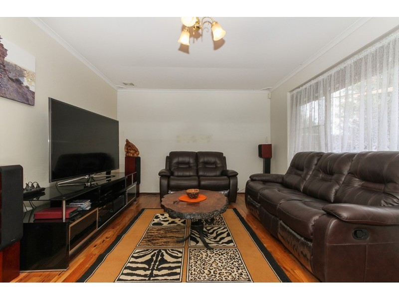 4 Dobell  Street, Huntingdale WA 6110