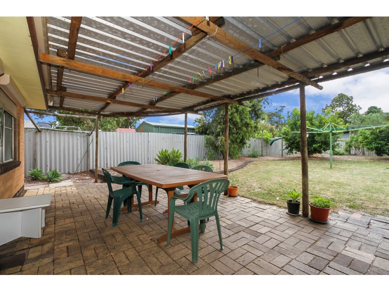 4 Dobell  Street, Huntingdale WA 6110