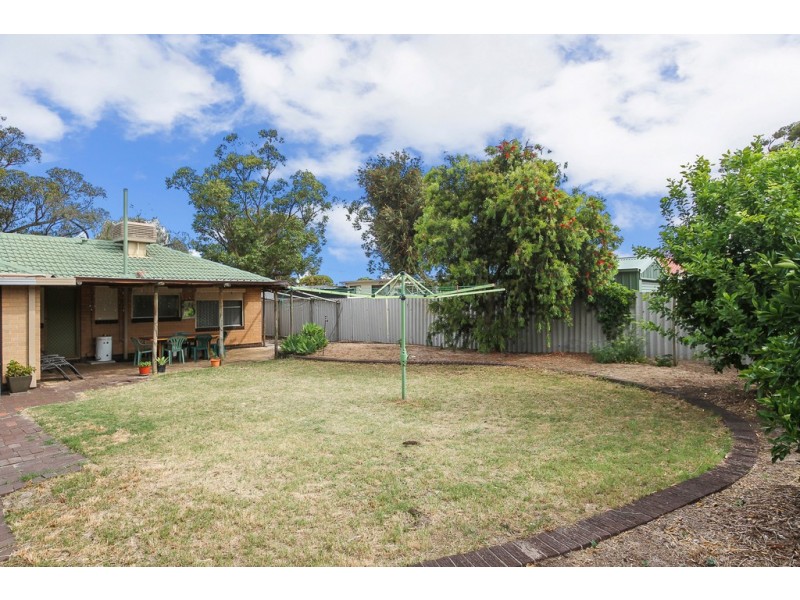 4 Dobell  Street, Huntingdale WA 6110