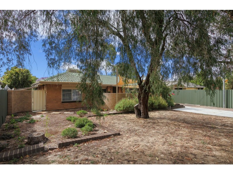 4 Dobell  Street, Huntingdale WA 6110